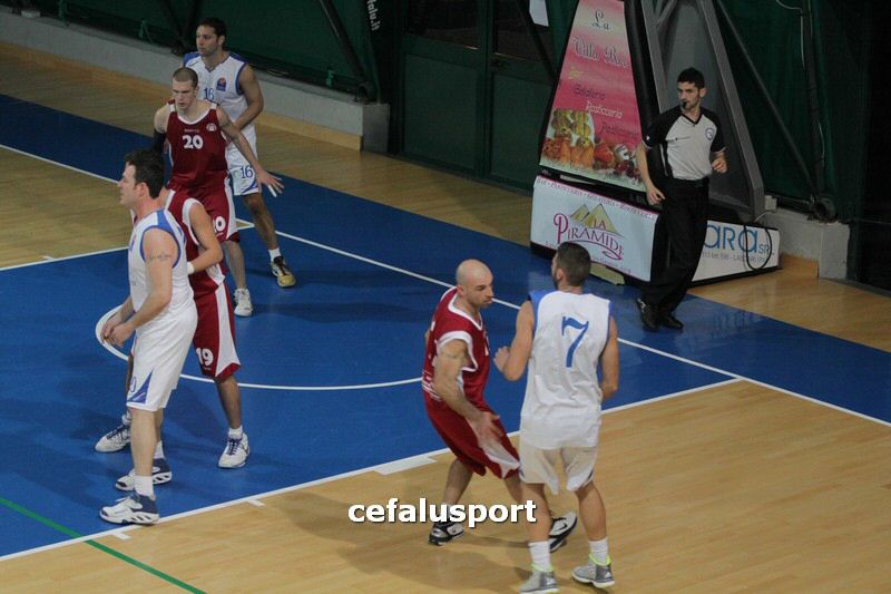 120304 sport 411_tn.jpg